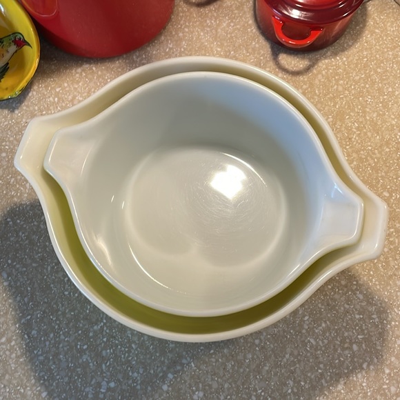 Vintage pyrex yellow daisy 2.5L,  1-1/2qt olive casserole dish. Great condition. - Picture 12 of 12